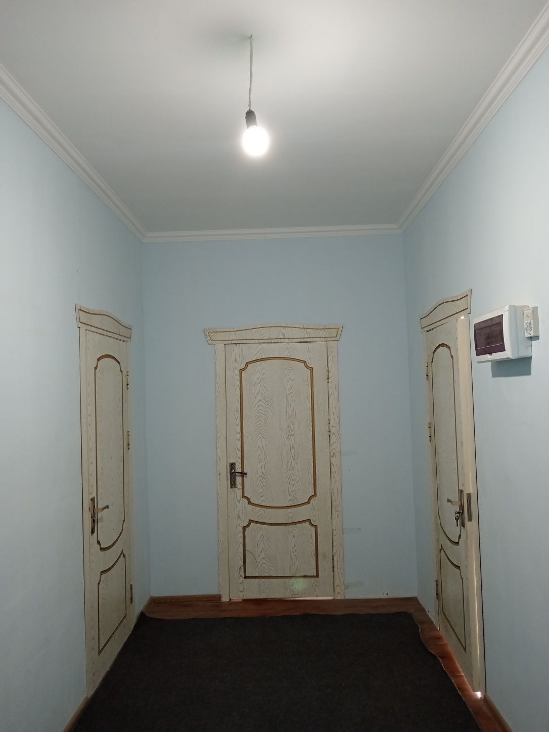 Qarshi sitydan uy sotiladi