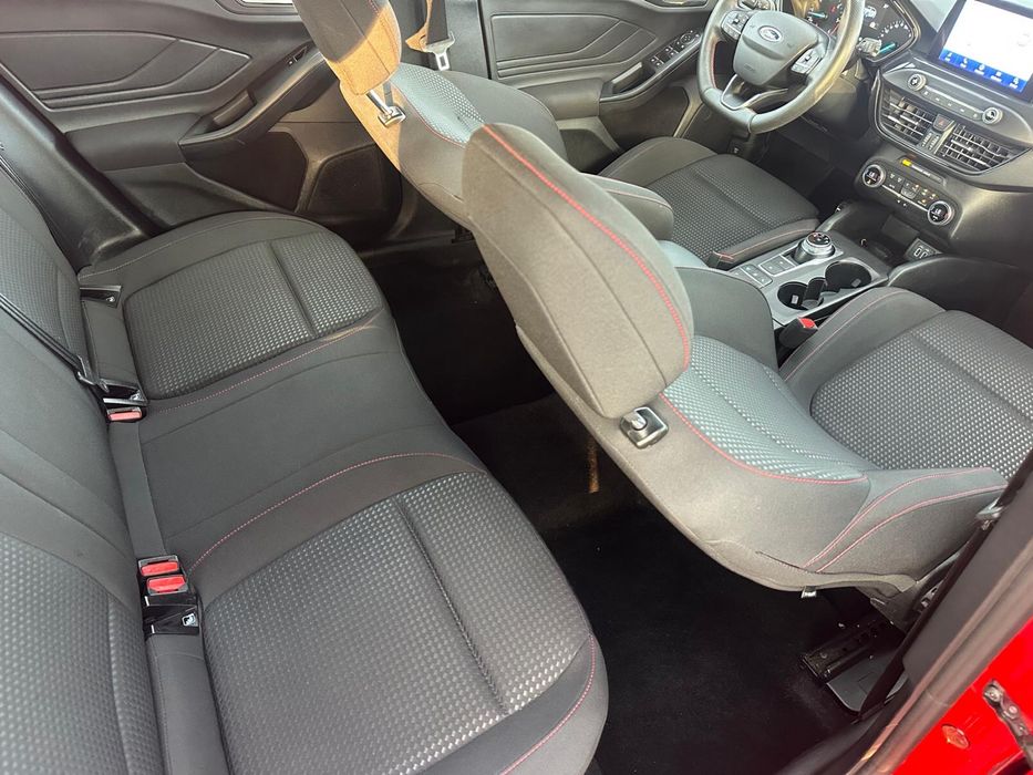 Ford Focus ST-Line Culoare deosebita