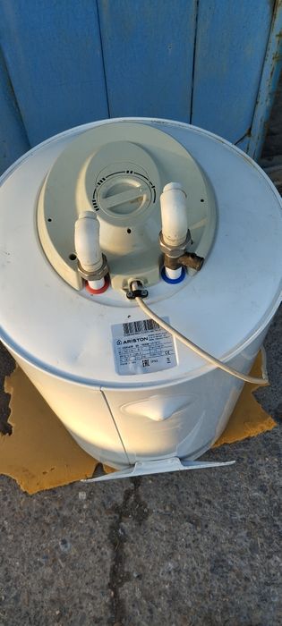 Водонагреватель Аристон