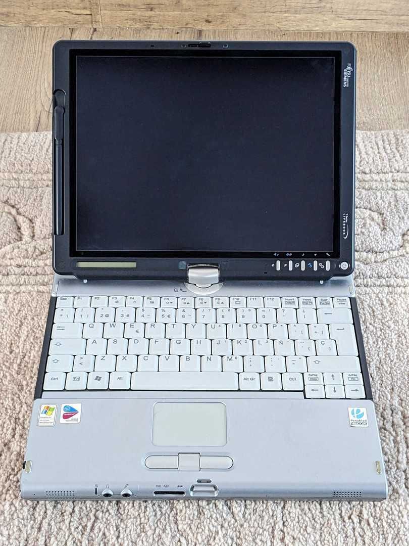 Laptop vechi Fujitsu T4010 cu display rotativ si stylus