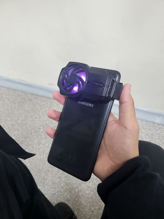 Samsung A20s идеал