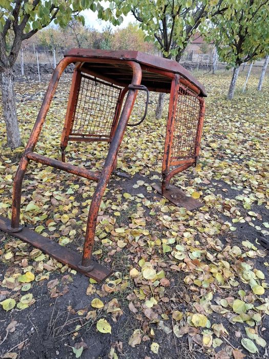 Vând cabină u445 viticol