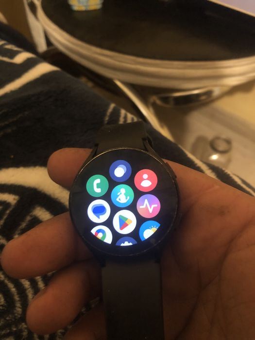 Vand galaxy Watch 4   In perfecta stare