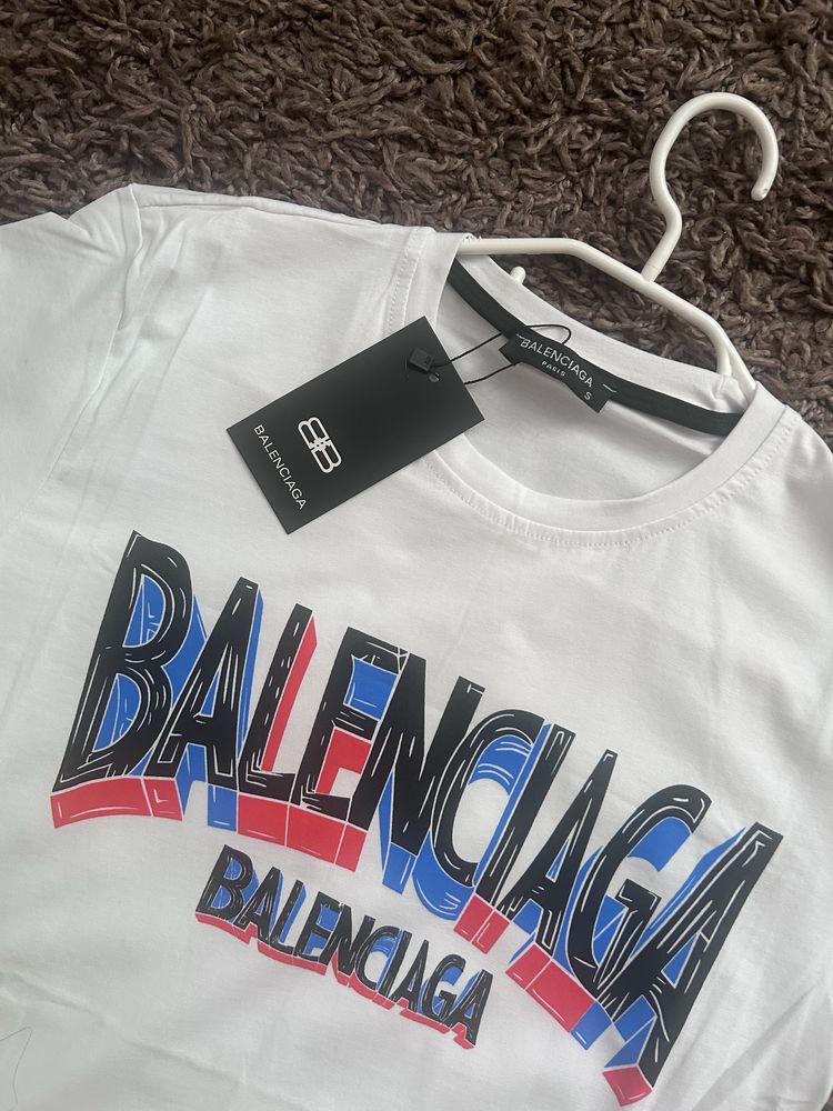 Tricou Balenciaga