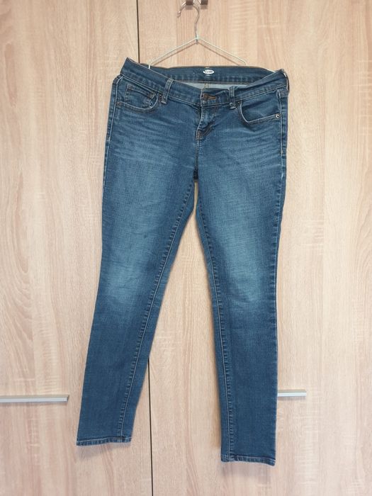 Vand 2 perechi de blugi, marimea M