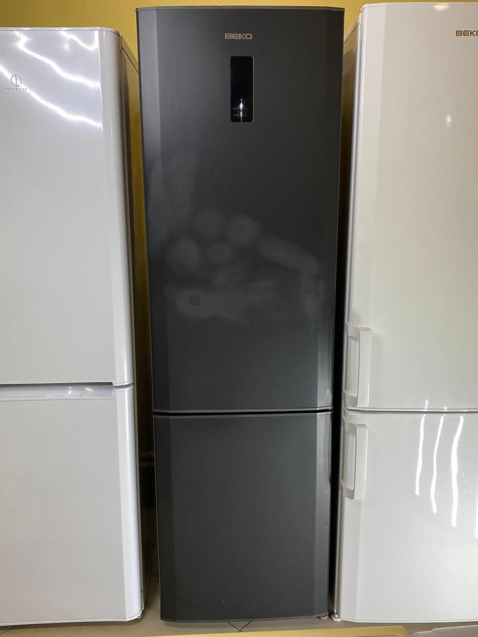 Холодильник LG полностью рабочий