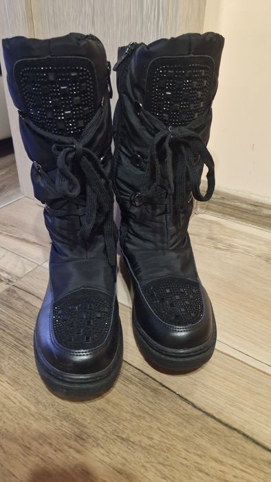 Дамски зимни ботушки