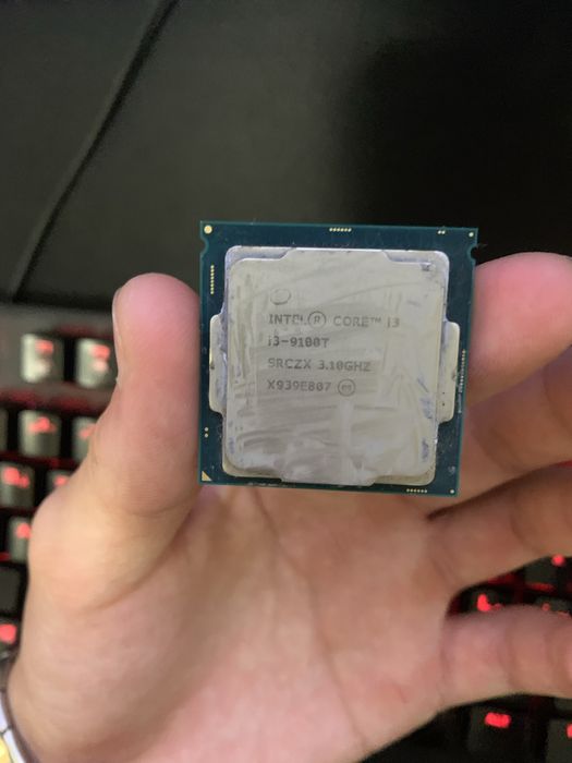 Продам i3 9100T
