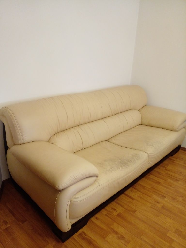 Диван длиной 2.45 м