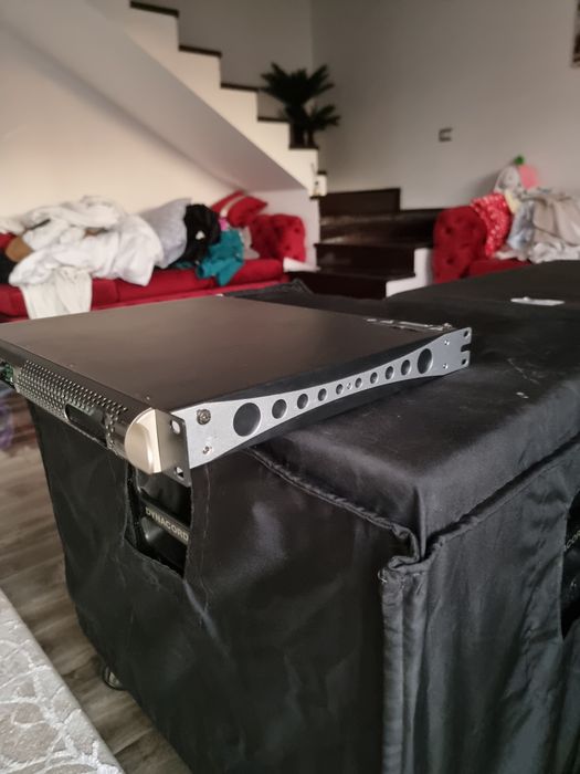 Amplificator clona powersoft in 4 canale 4×600 wați in 8ohmi