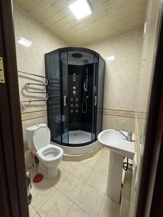 Sergili 7 malika toyxonani orqasida 3 xona yevro remont uy sotiladi sr