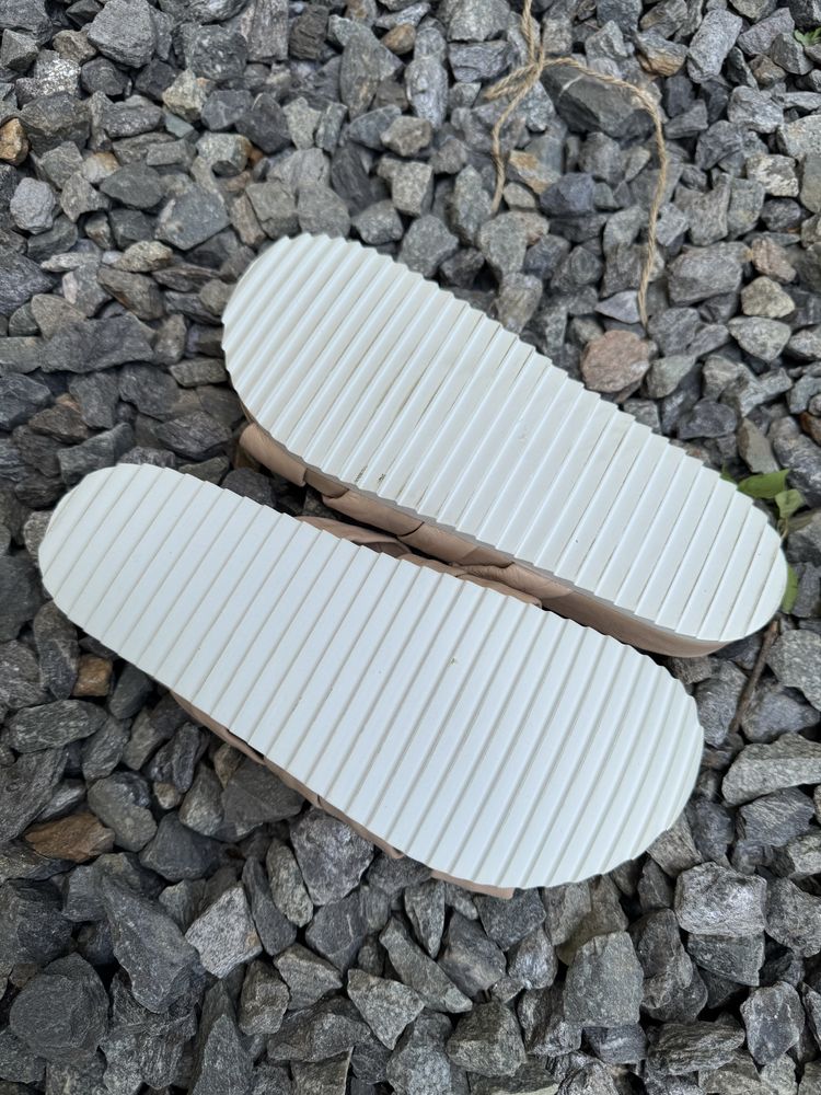 Incaltaminte din piele naturala cizme vara, sandale Pikolinos, slapi