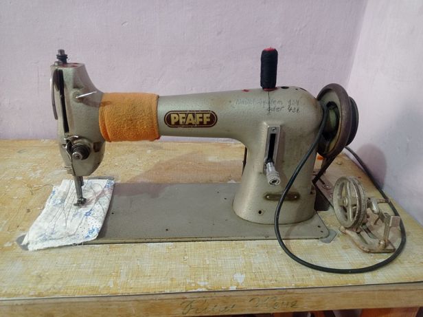 Швейная машинка PFAFF