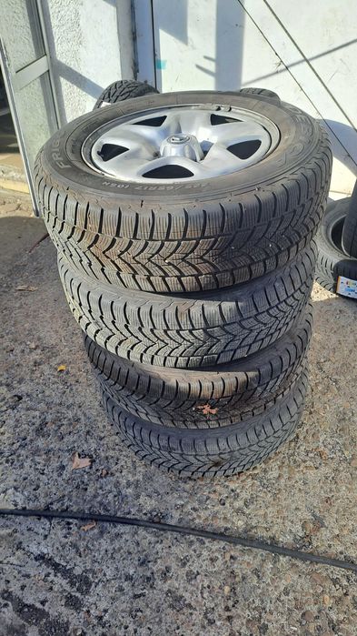 Зимни гуми 225/65/17  ДОТ 2724 на 3000 км Debica  на джанти от Мазда