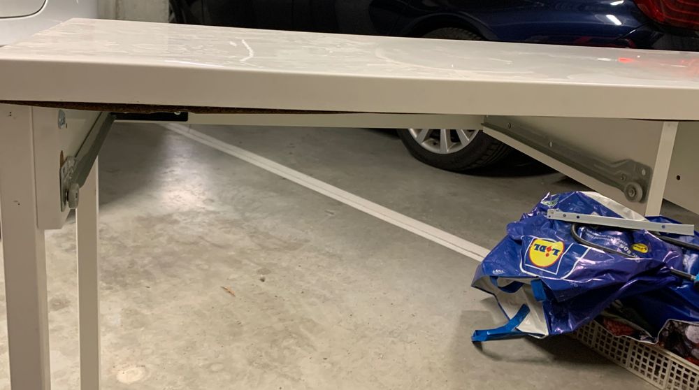 Birou alb IKEA Micke cadru metal 140x40cm