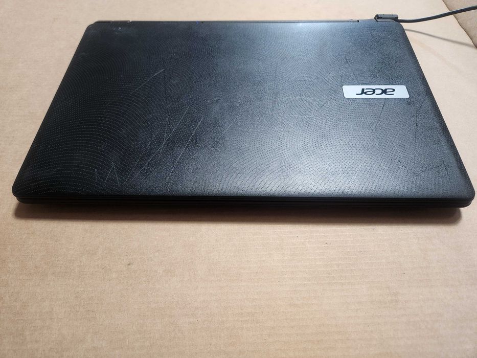 Laptop Acer 15.6 – 4GB, SSD 256 – Perfect pentru Office și Școala