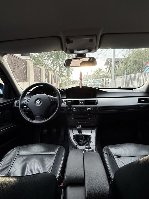 Vând Bmw e91 320D