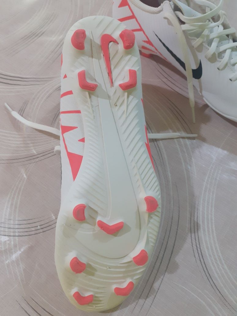 Бутонки Nike mercurial