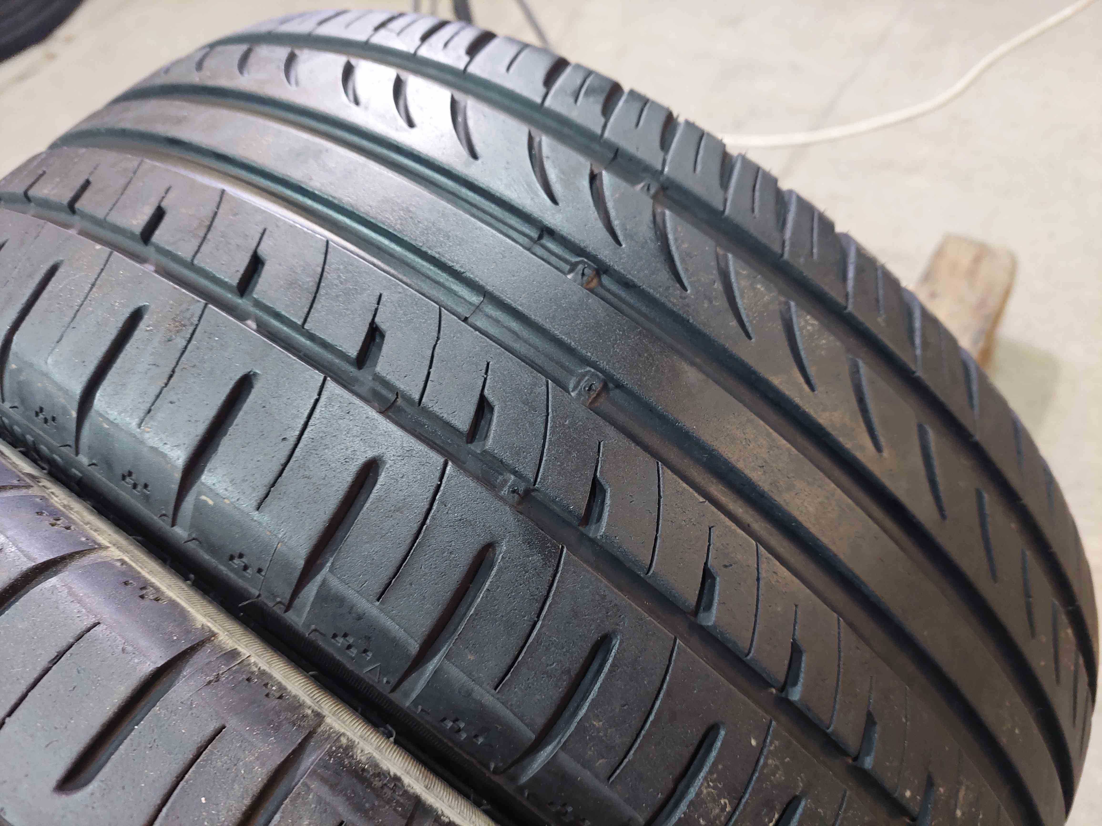 SET 2 Anvelope Vara 225/45 R18 RUNWAY Performance 926 95W