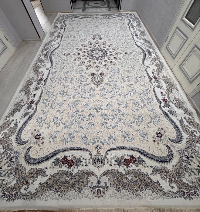 Продам ковер в отличном состояний