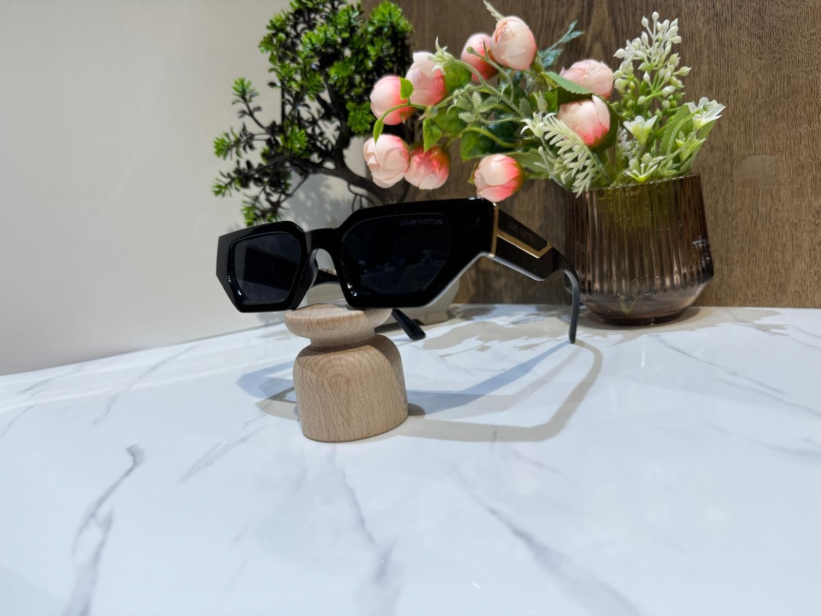 Ochelari de soare Louis Vuitton de damă. Calitate superioară.