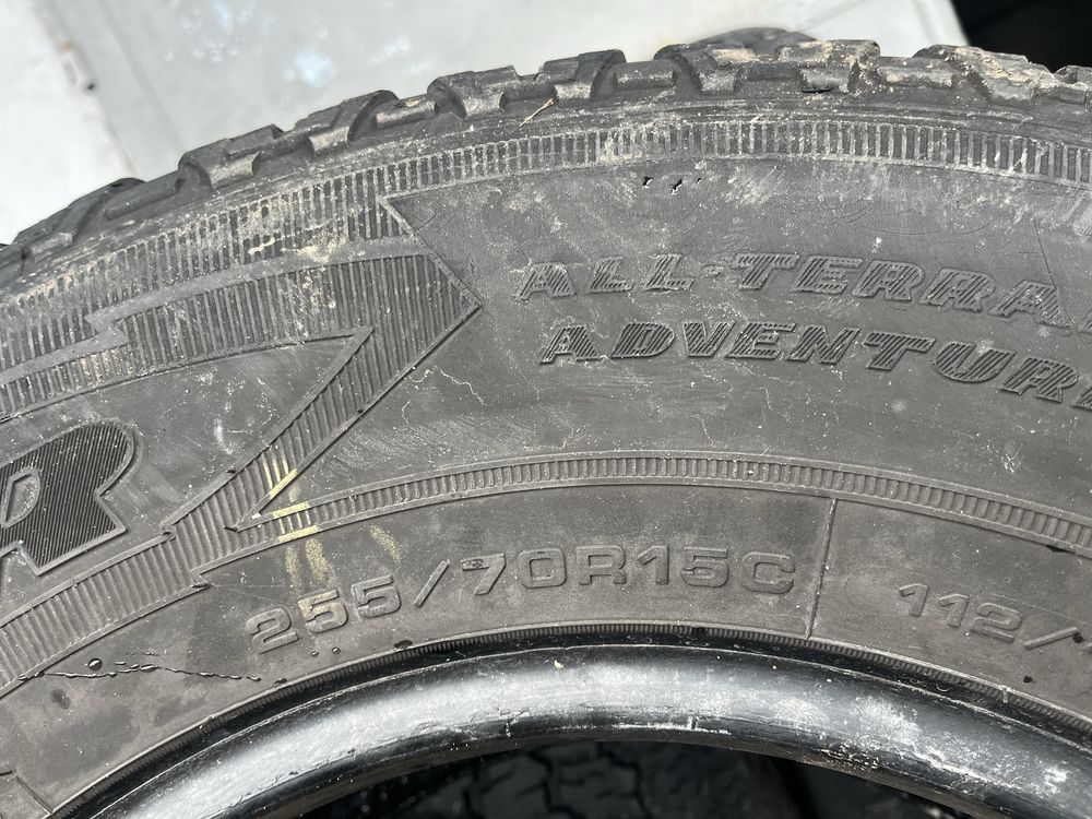 4 бр. всесезонни гуми 255/70/15C GoodYear WRL DOT 4820 6-6,5 mm