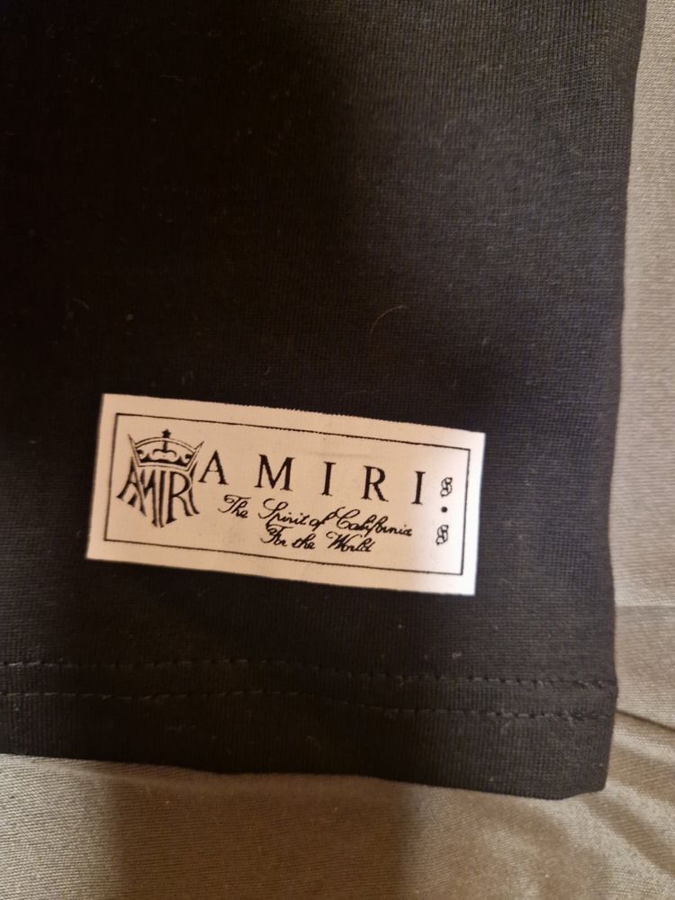 Amiri тениска.