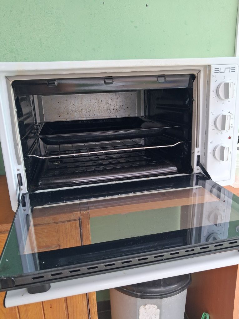 Продавам фурна Елит