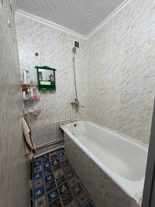 Продаётся 2х комн квартира на 2 этаже Ор-р Русалка