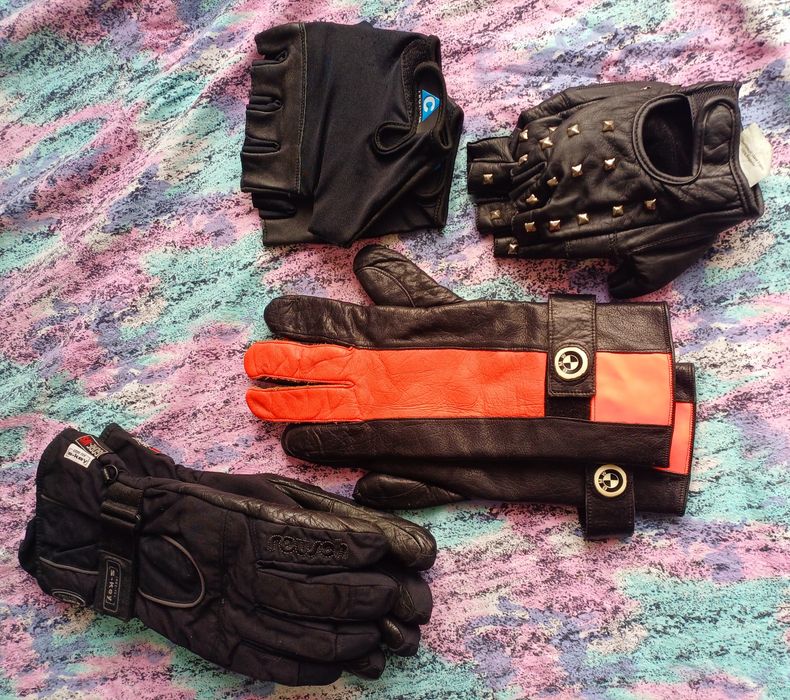 Продавам мото екипировка, якета, ръкавици, куфари