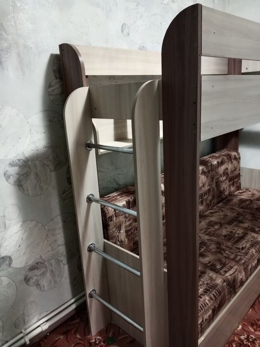 Продам 2ух ярусную кровать