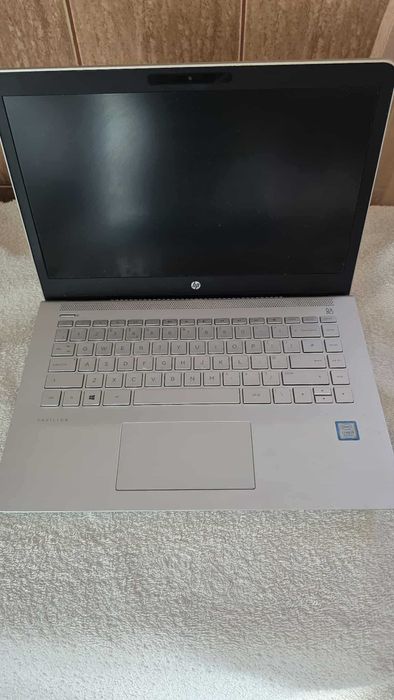 Hp pavilion i5 gen 8 A