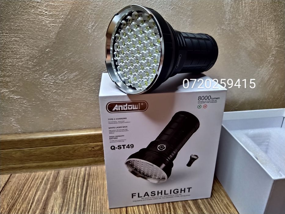 Lanterna Profesionala de mare putere cu 55 LED-uri, 8000 de lumeni!