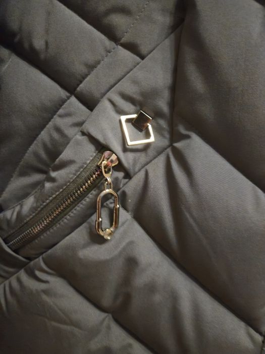 Дамско зимно яке с пухкава яка