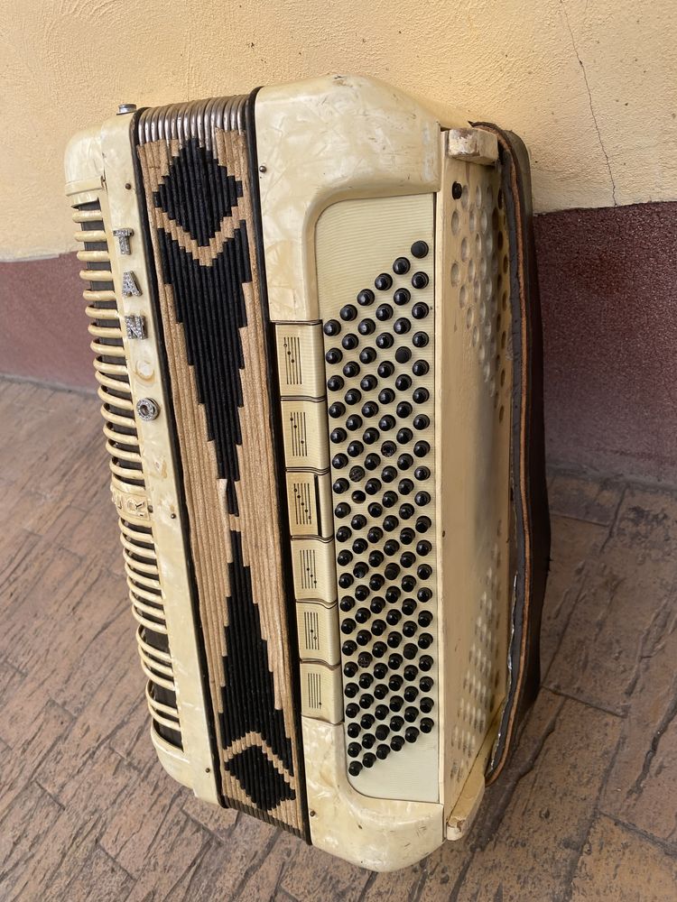 acordeon Hohner Tango 120 basi ( pentru piese )