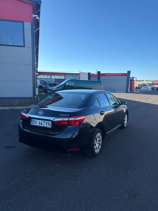 Vând toyota corolla