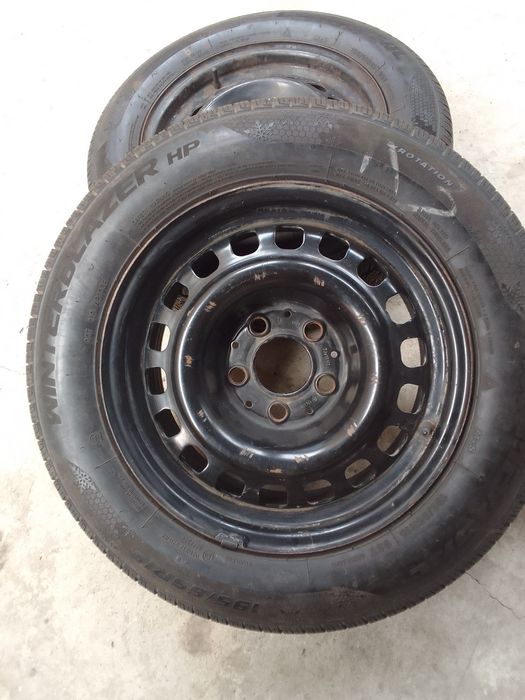 Продам пару зимних шин на липучках