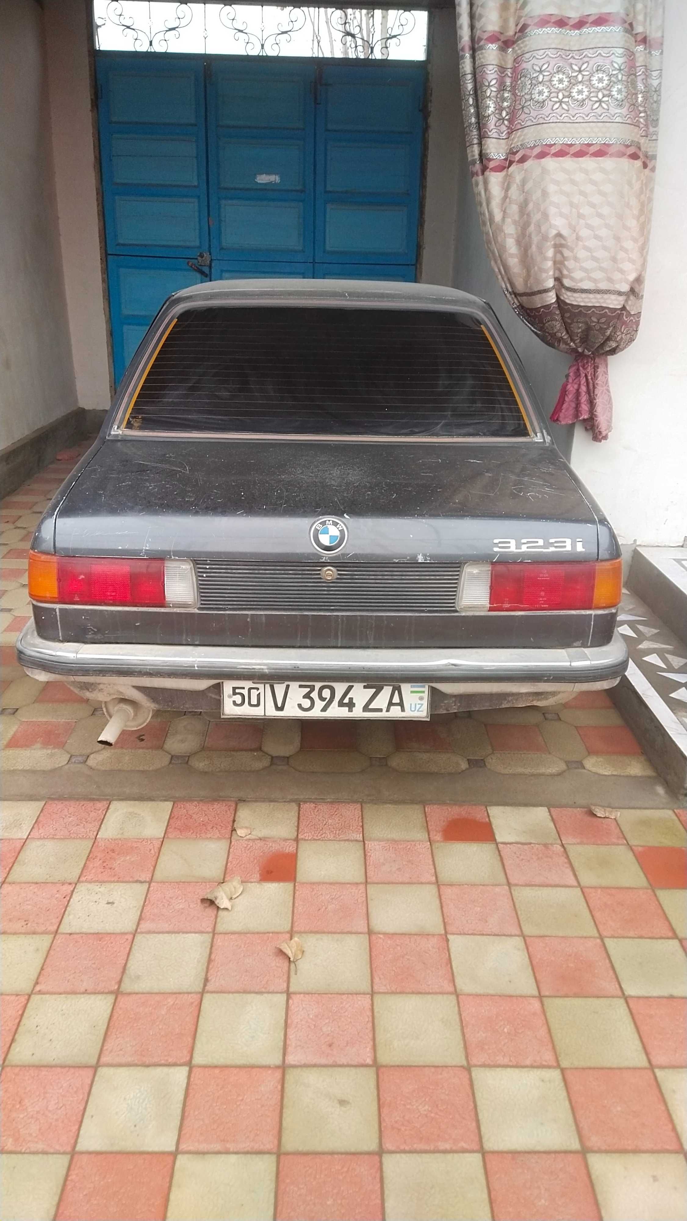 BMW 323i yurib turgan dizel