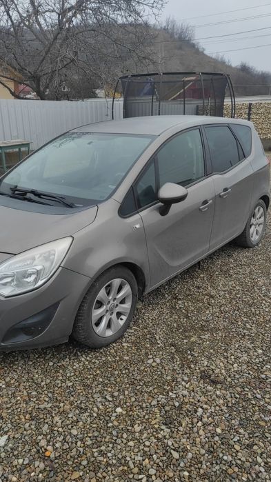 Vând Opel meriva 1.3 diesel
