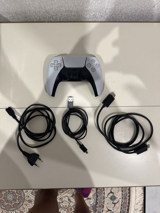 Playstation 5 в отличном состоянии с играми