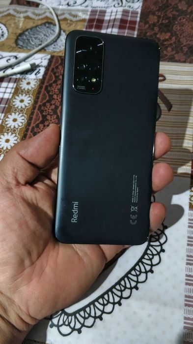 Redmi note 11 в хорошем состоянии коропка и документы есть