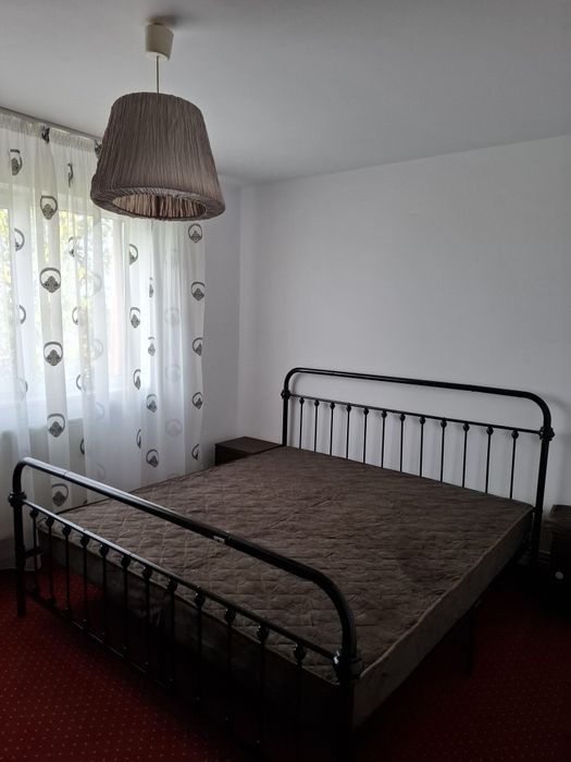 Închiriere apartament 3 camere