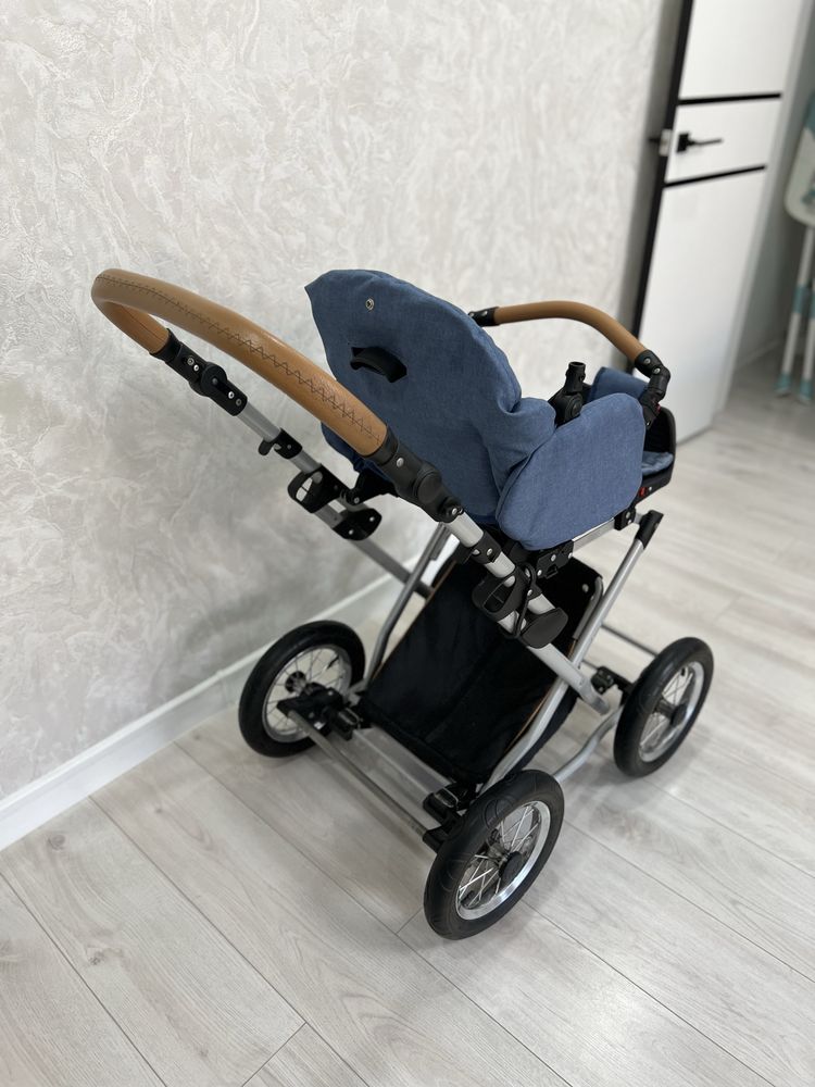Продам детскую коляску 2 в 1