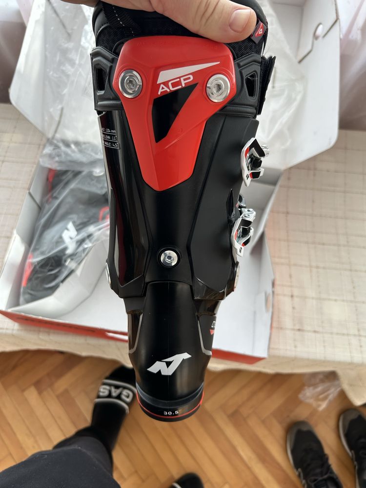 Clapari schi Nordica