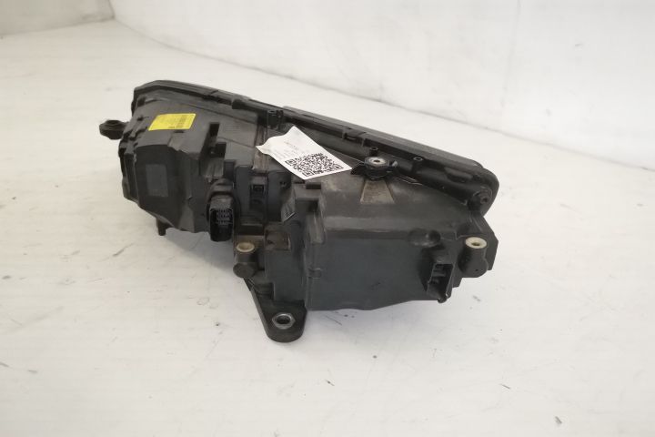 Фар Дясно Оригинален LED Авариран Шкода / Skoda Octavia 3 [фейслифт] Д