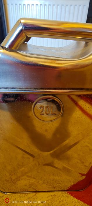 Vând canistră de inox 20 litri nouă