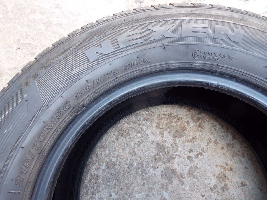 vand 2 anvelope de vara 215/70/15C nexen pret 250lei amandoua