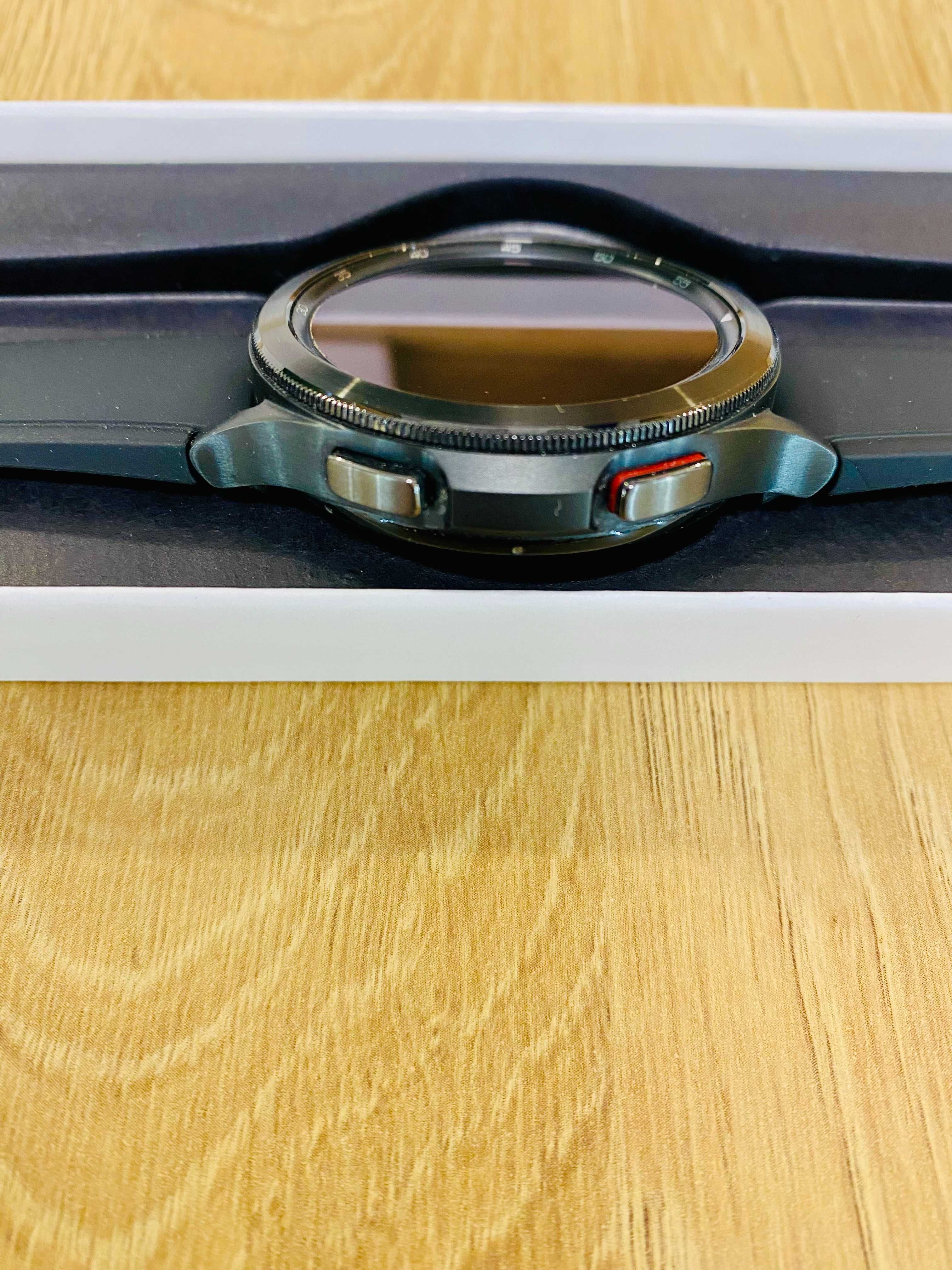 НОВ !!! Samsung Galaxy Watch4 Classic 46 mm, Silicone Strap, Black