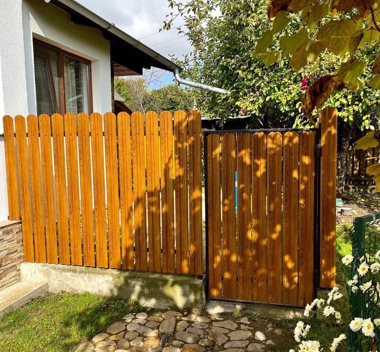 Construim garduri și porți la comanda clientului