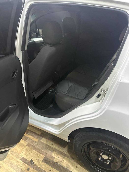 Продается Спарк белый 2021 (oq Spark)